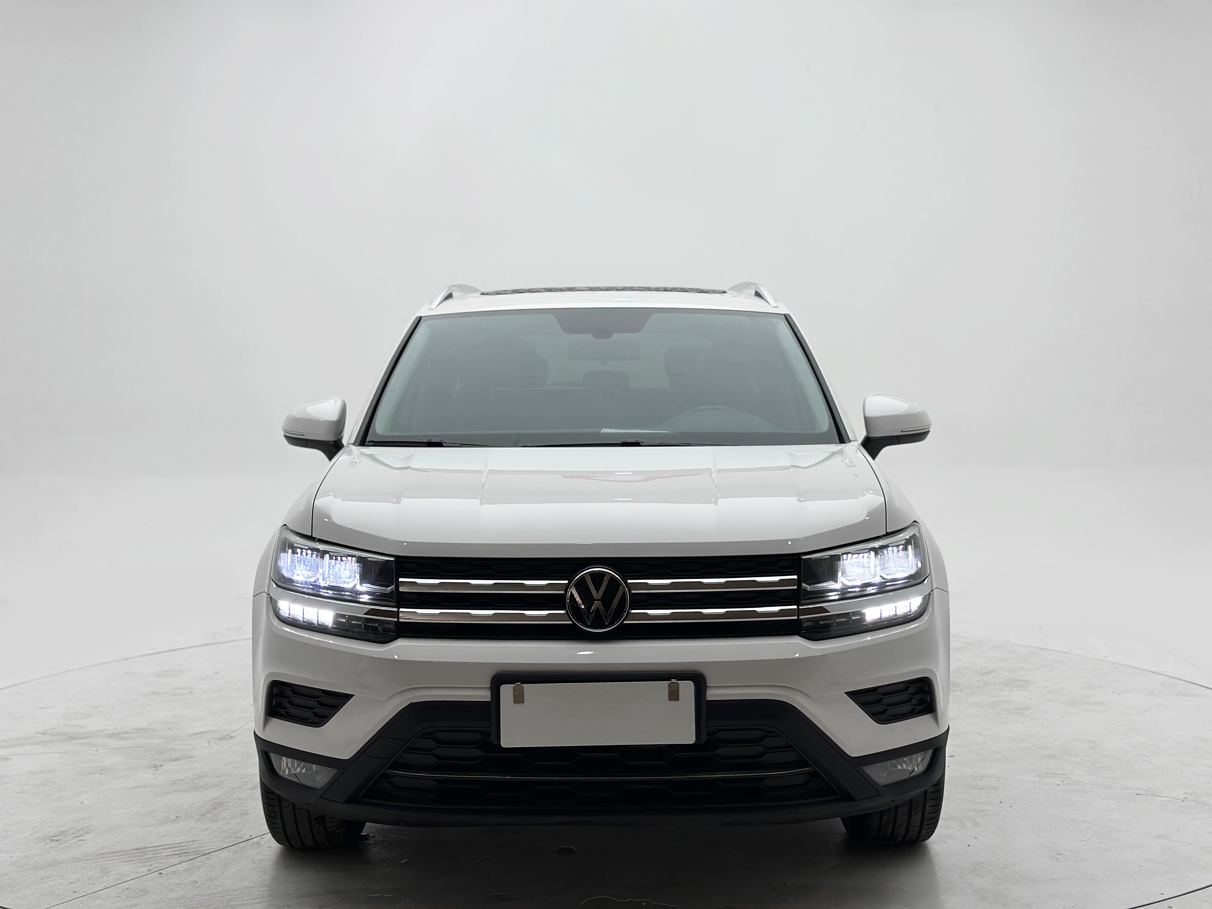 Volkswagen Tharu