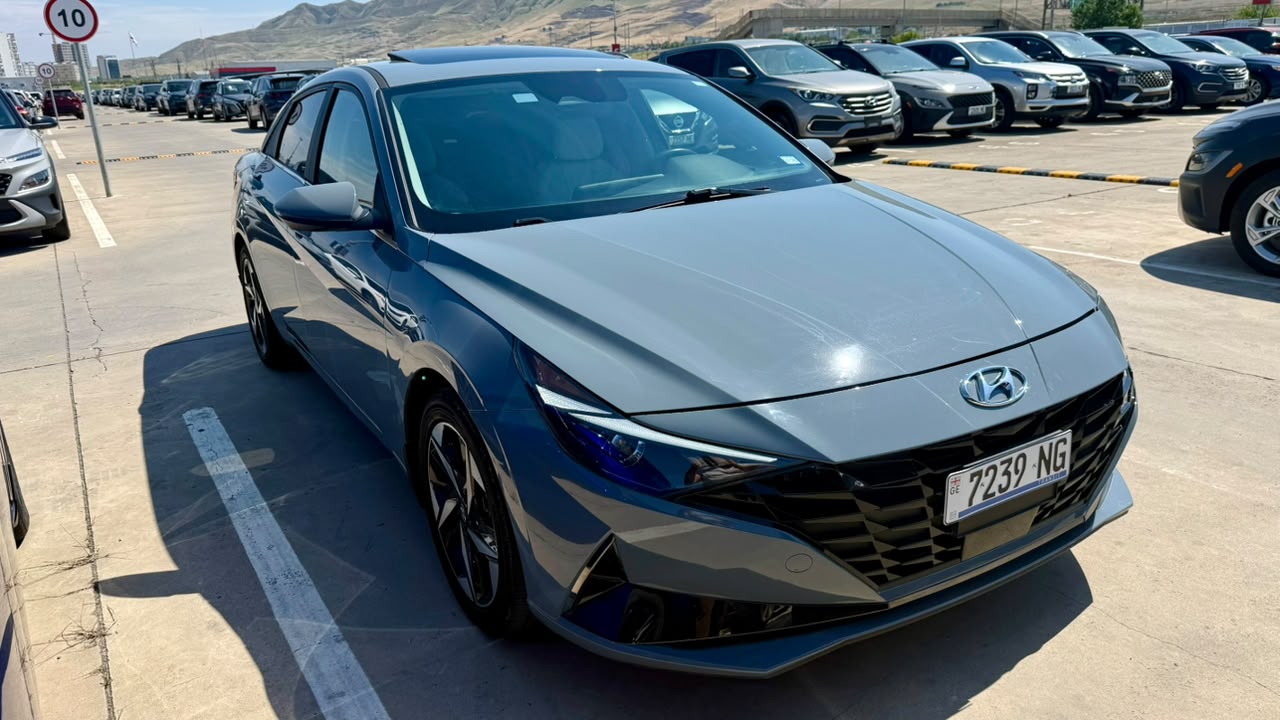 Hyundai Elantra Hybrid