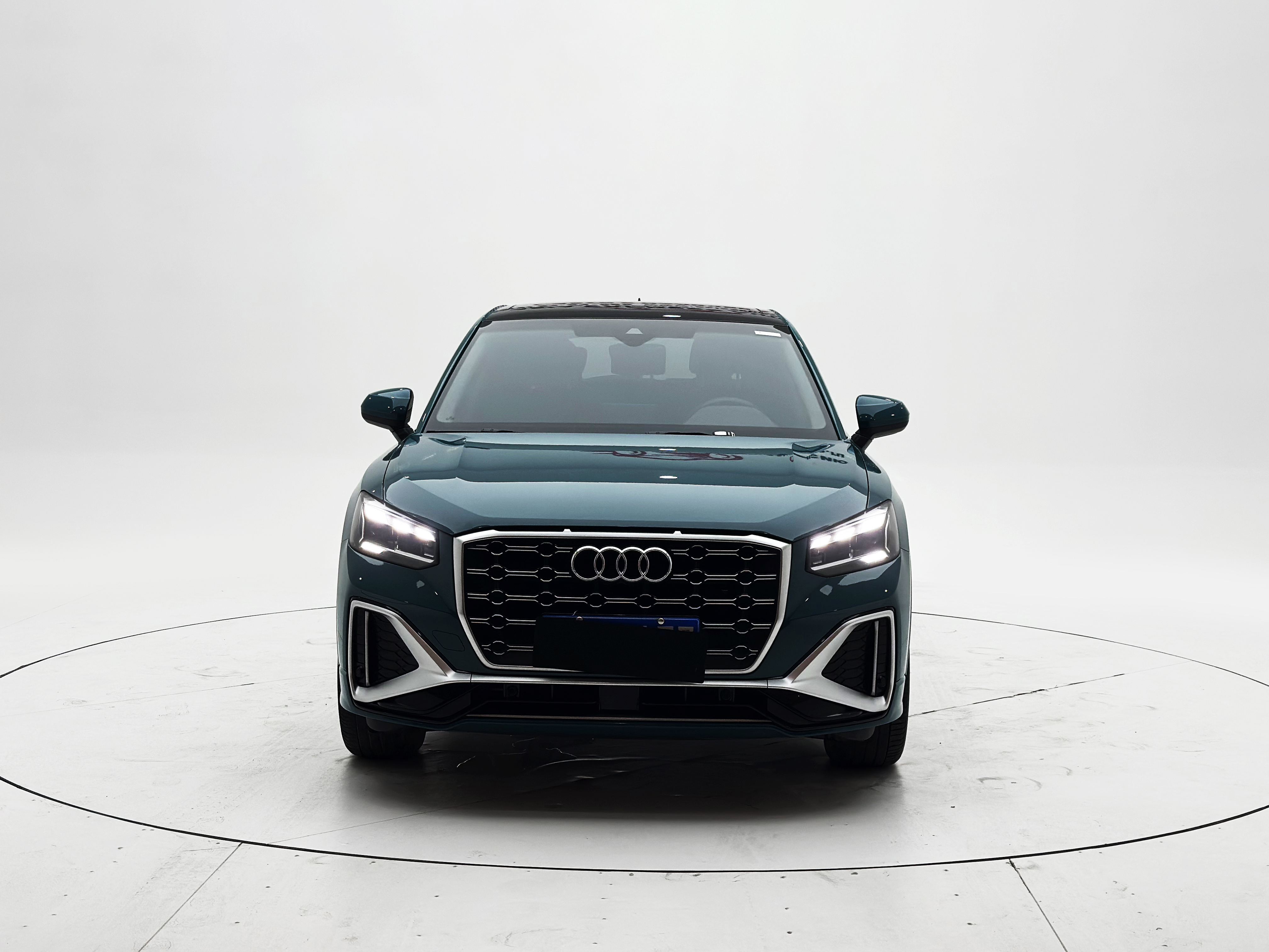 Audi Q2L