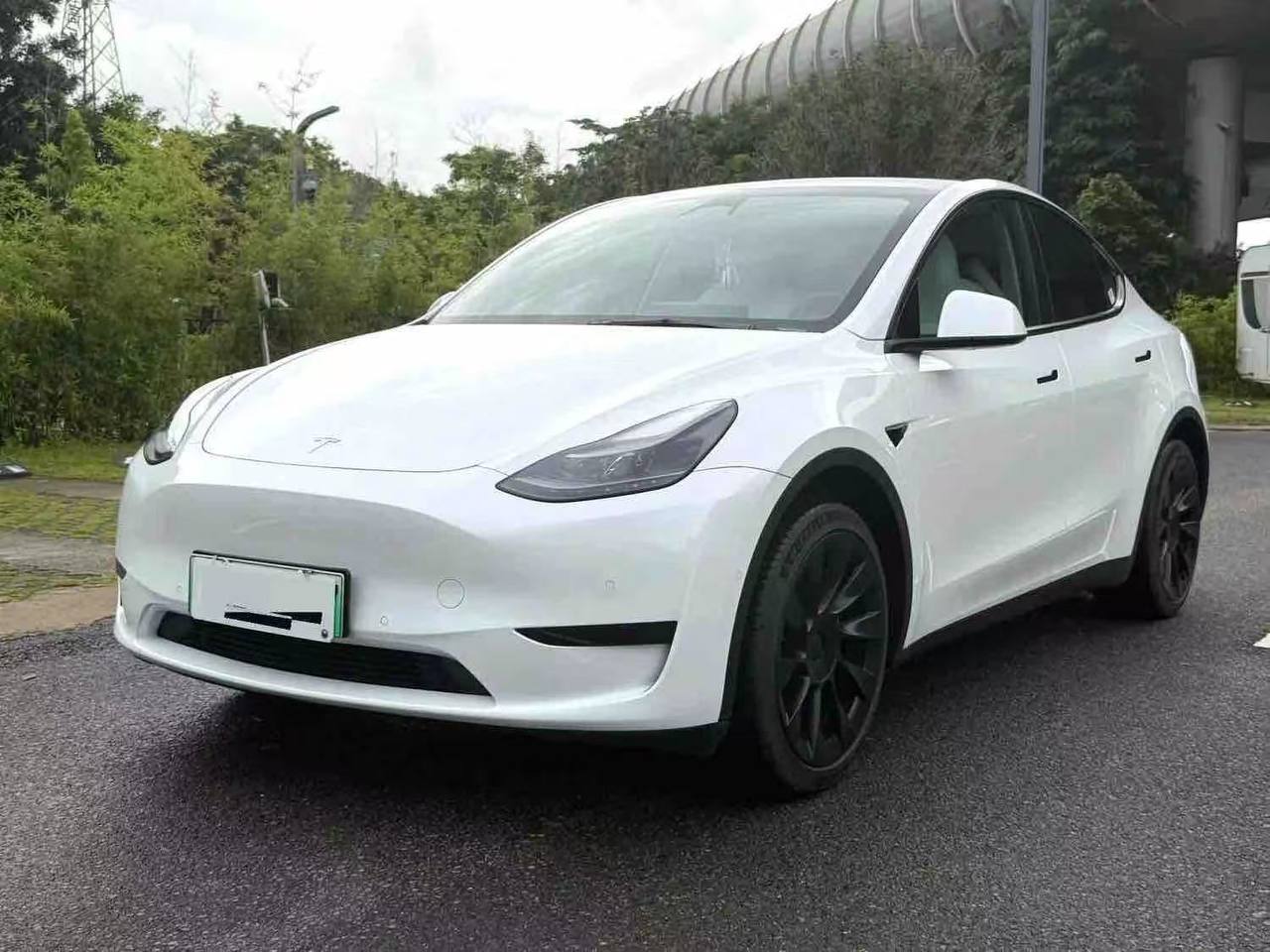 Tesla TESLA MODEL Y 2024